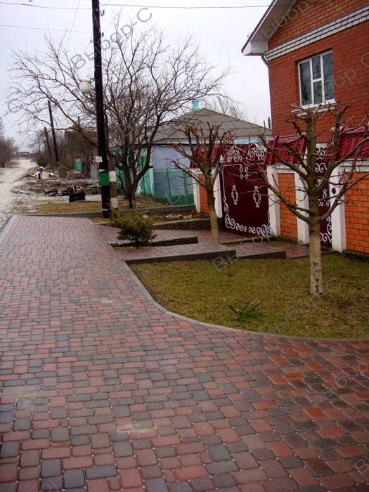 Коричневая тротуарная плитка и брусчатка в Казани